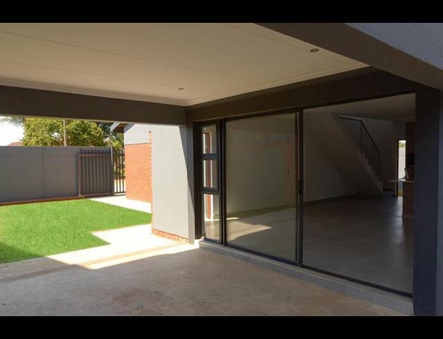 3 BEDROOM HOUSE FOR SALE IN GREEN HILLS